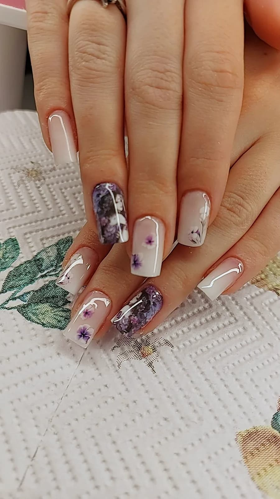 Kwiatowe, Basia Nails Studio
