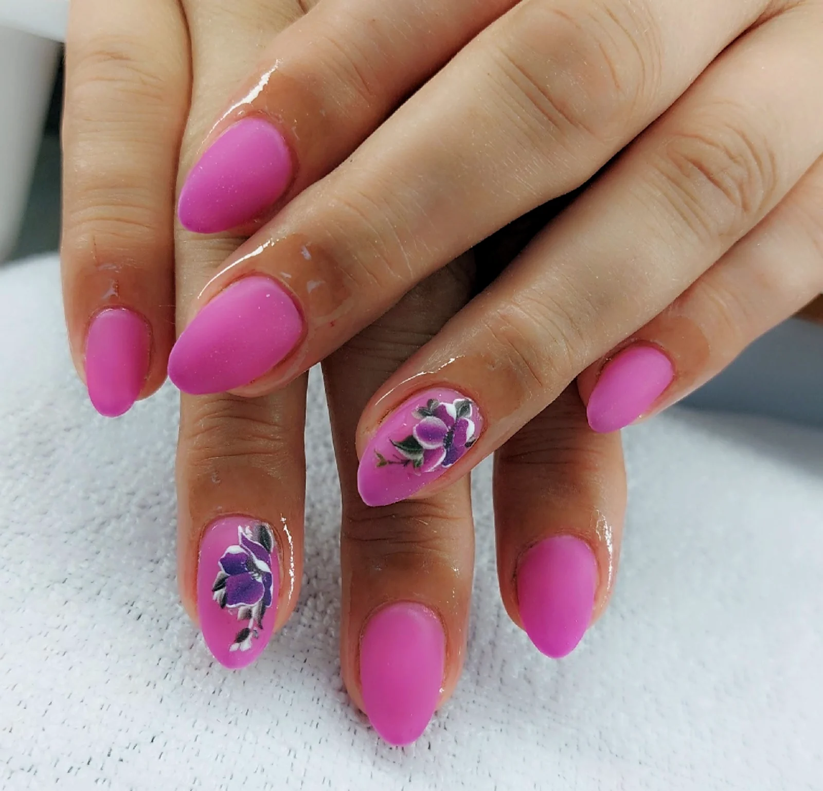 Basia Nails Studio — Kwiatowe