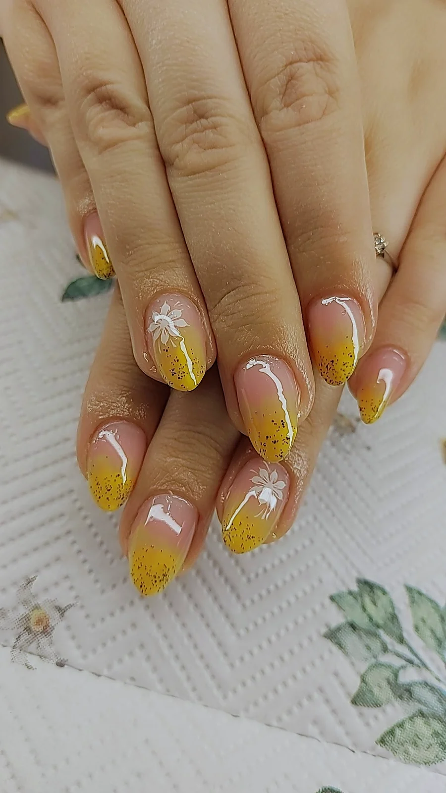 Basia Nails Studio — Kwiatowe