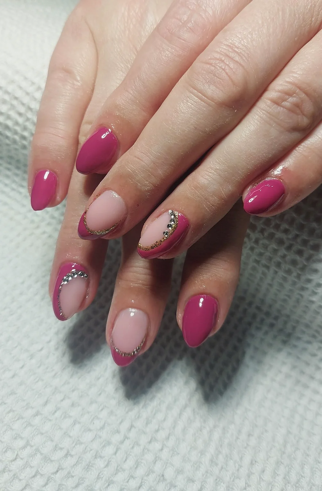 Basia Nails Studio — Minimalistyczne linie